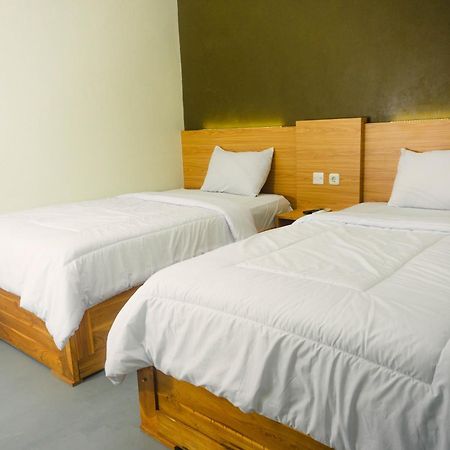 Grand Khalifah Guesthouse Sumbawa Экстерьер фото