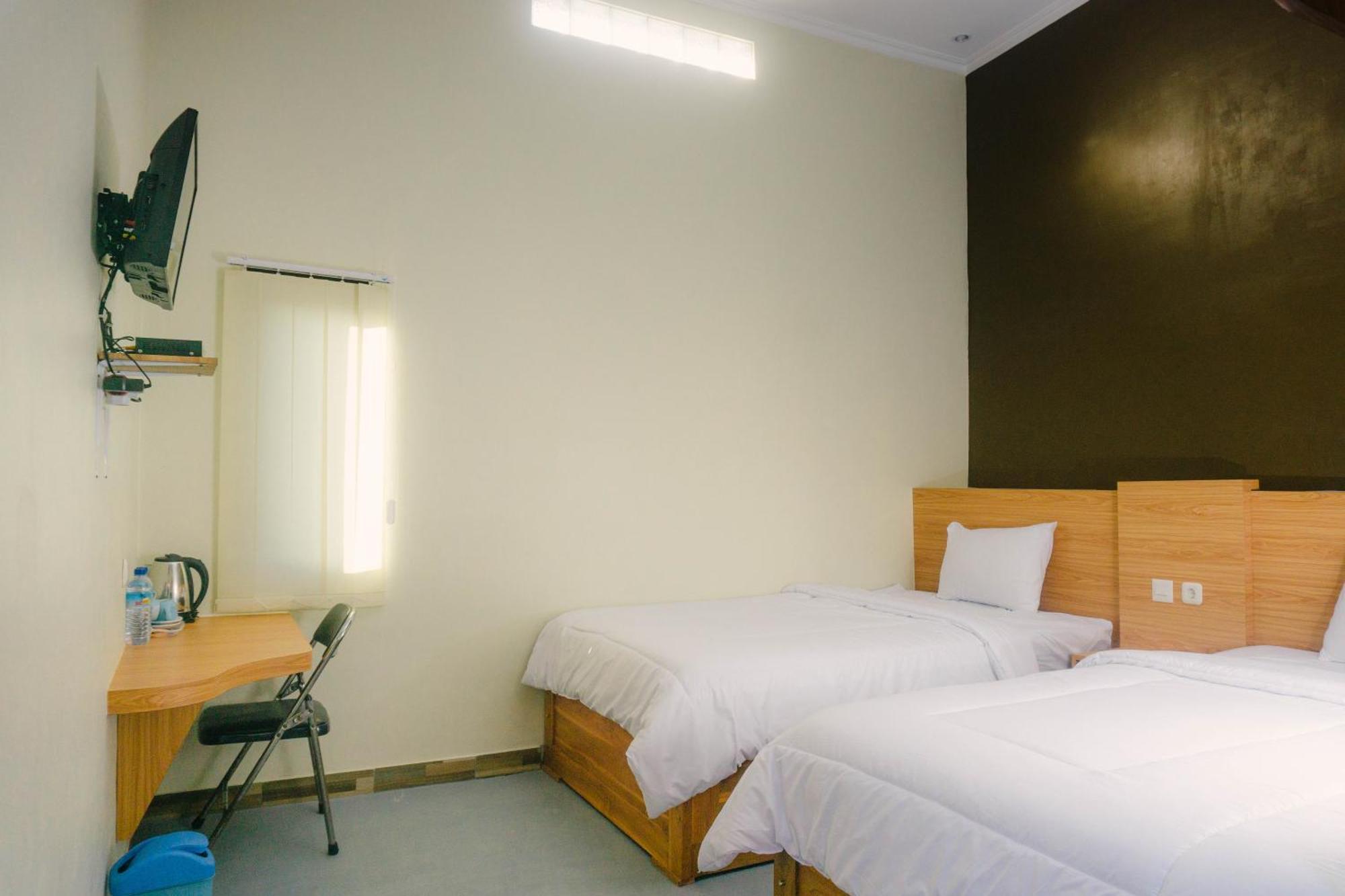 Grand Khalifah Guesthouse Sumbawa Экстерьер фото