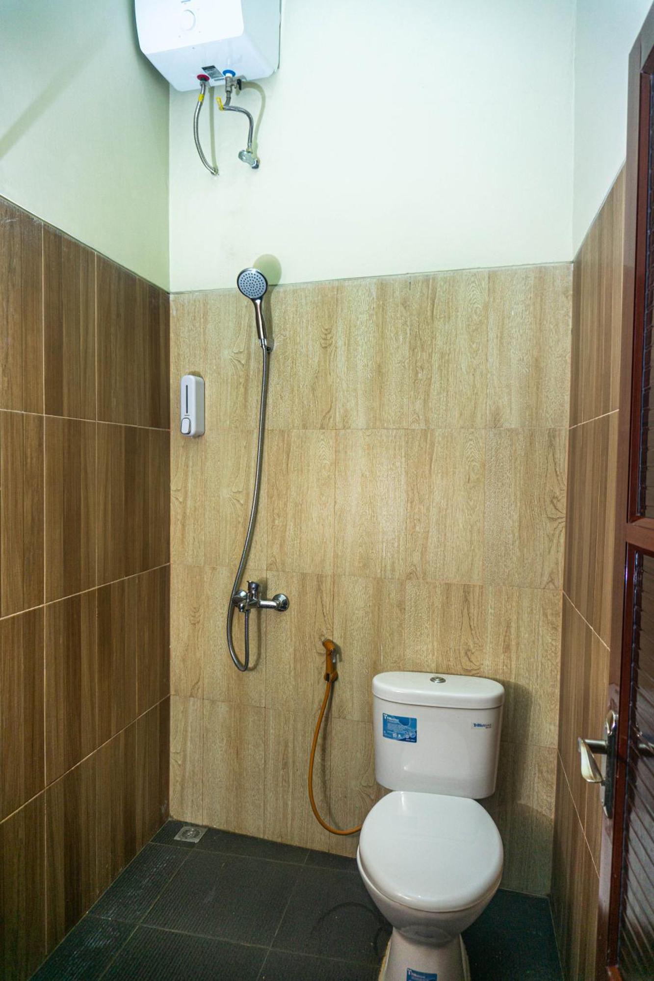 Grand Khalifah Guesthouse Sumbawa Экстерьер фото