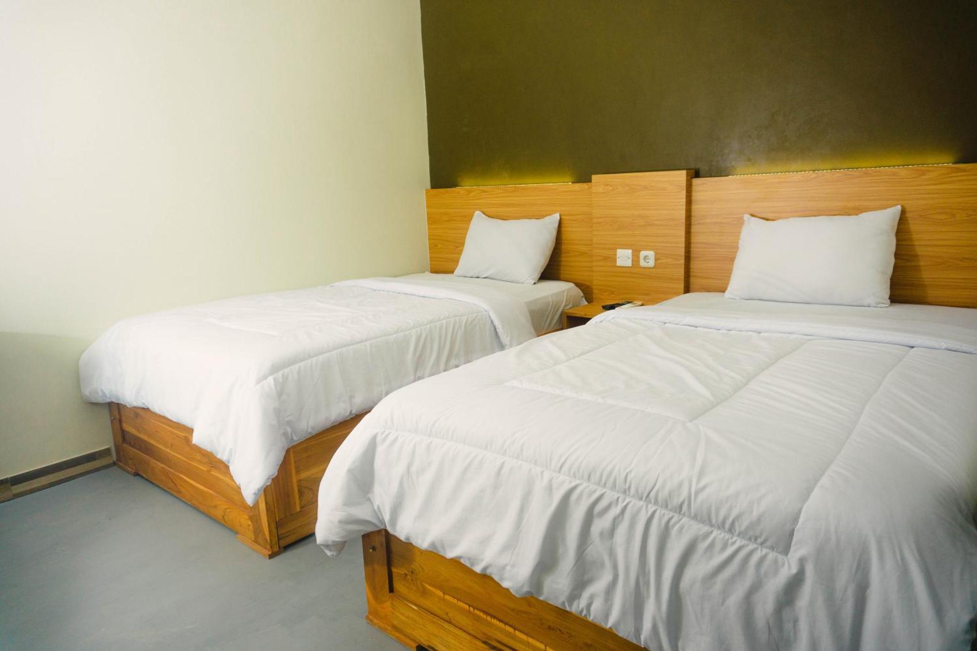 Grand Khalifah Guesthouse Sumbawa Экстерьер фото