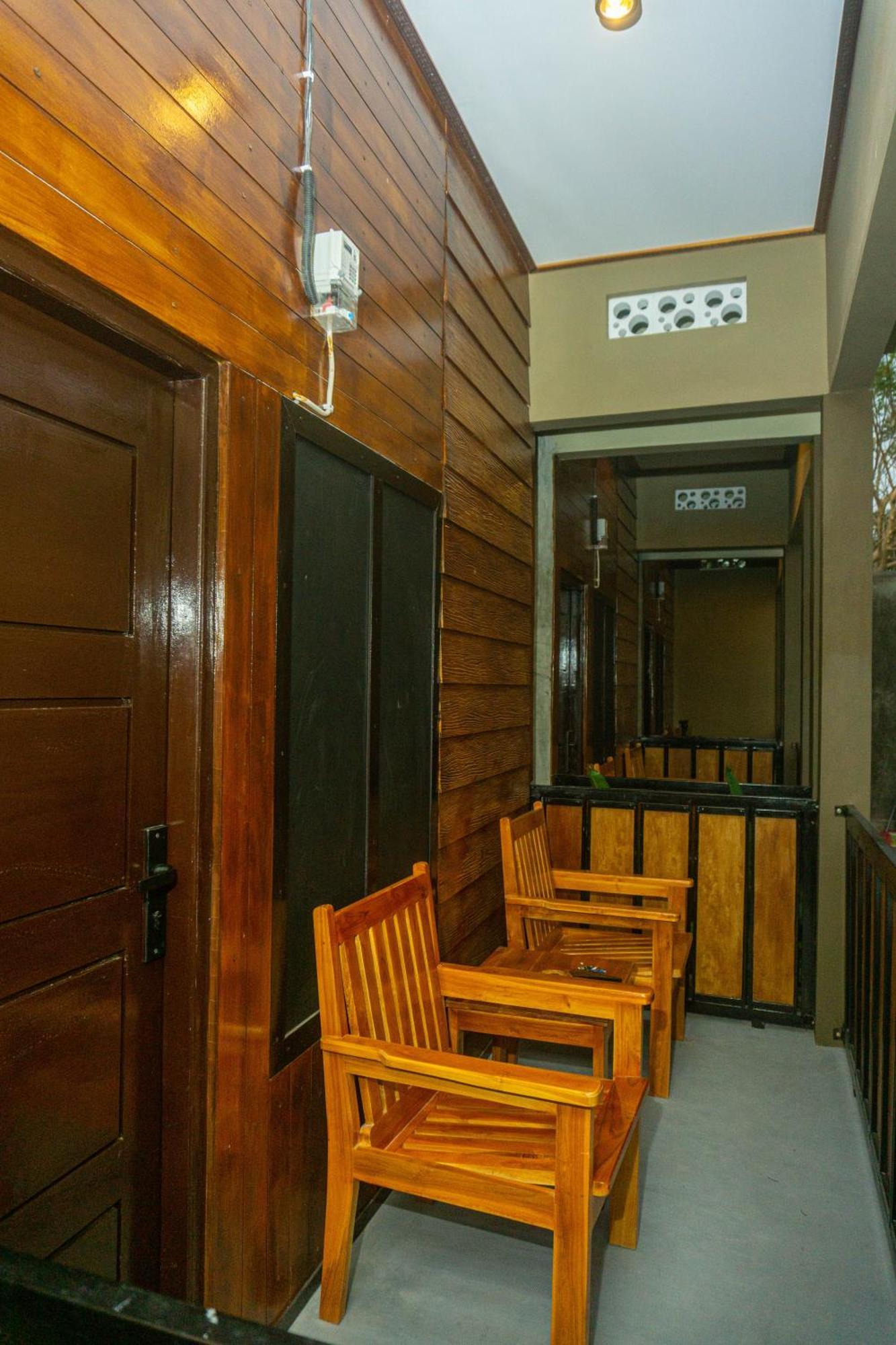 Grand Khalifah Guesthouse Sumbawa Экстерьер фото