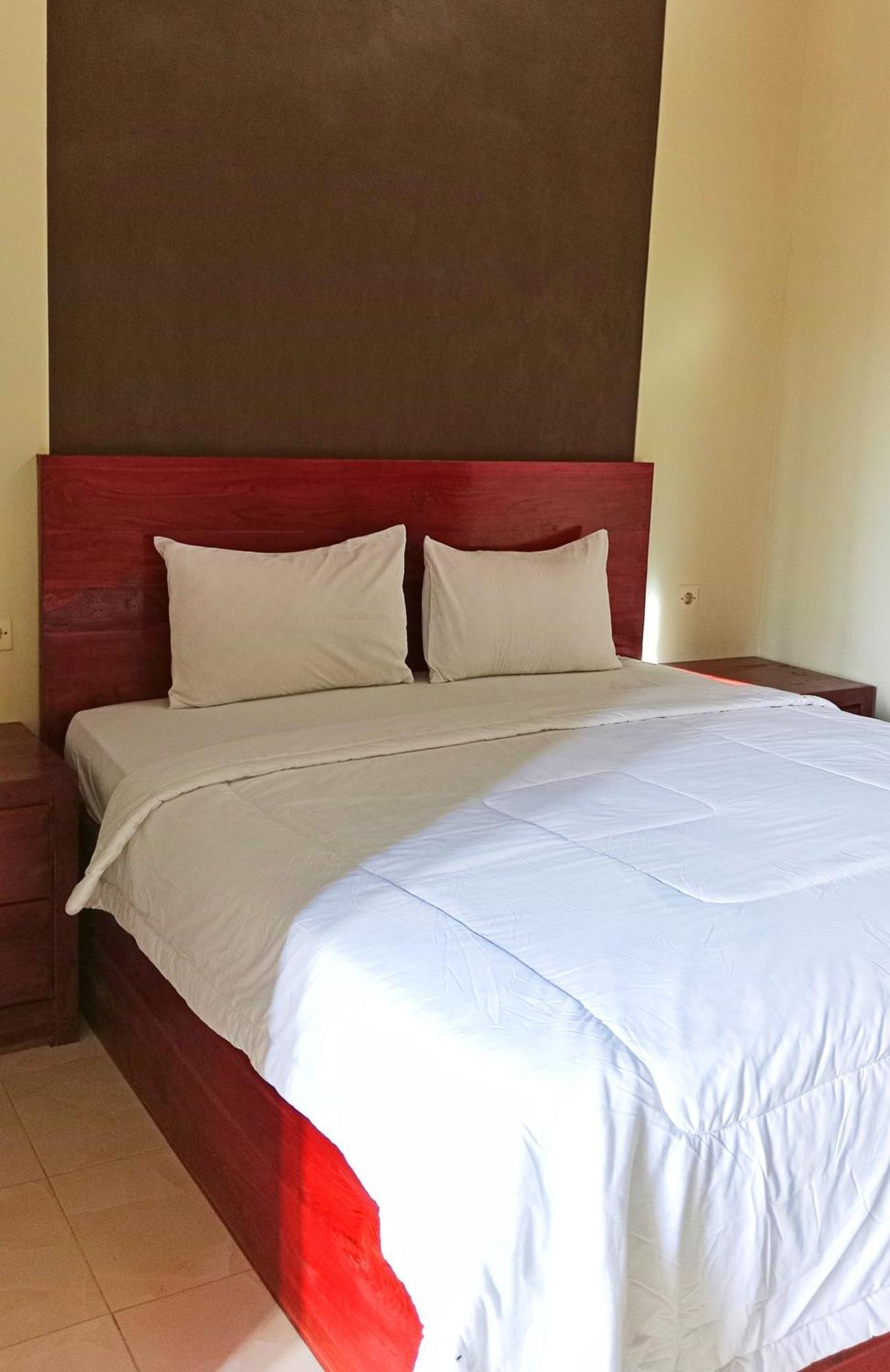 Grand Khalifah Guesthouse Sumbawa Экстерьер фото